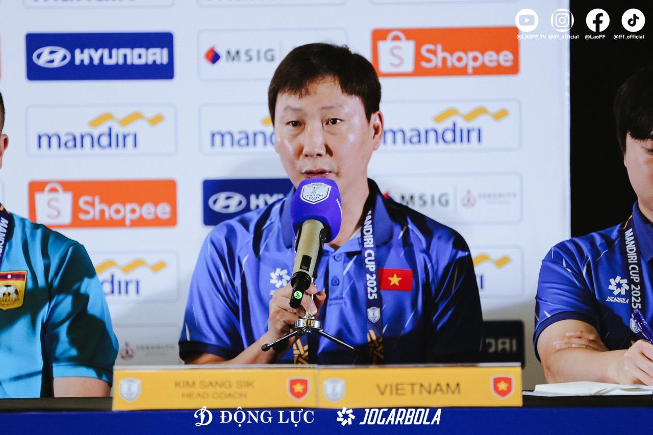 HLV Kim Sang Sik chỉ thắng 2 đối thủ lớn nhất của U23 Việt Nam