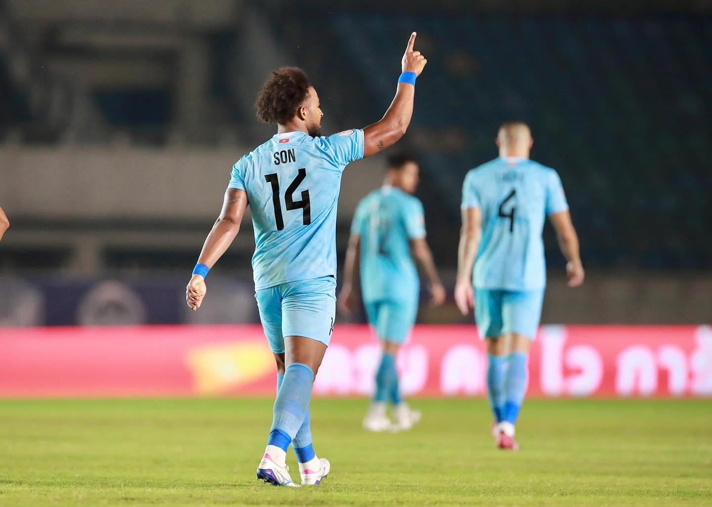 Truyền thông Malaysia thốt lên 1 điều khi Xuân Son lập siêu hattrick