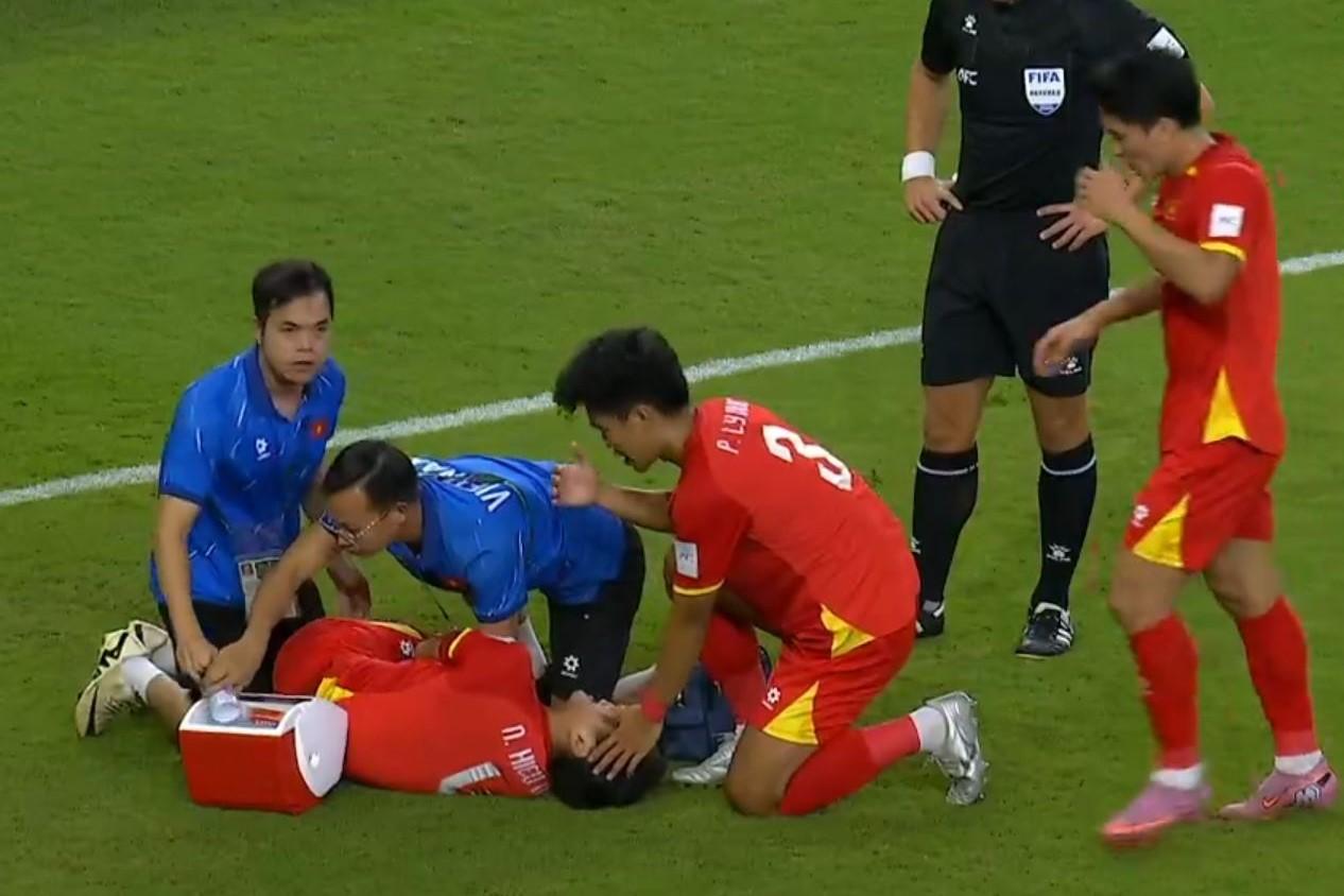 Vừa về nước, 1 cầu thủ U23 Việt Nam lập tức vào thẳng bệnh viện