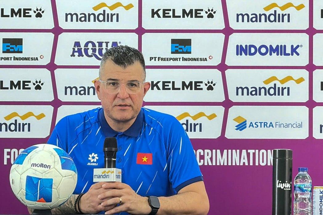 HLV Brazil chỉ thẳng lý do tuyển Việt Nam đánh bại được Australia