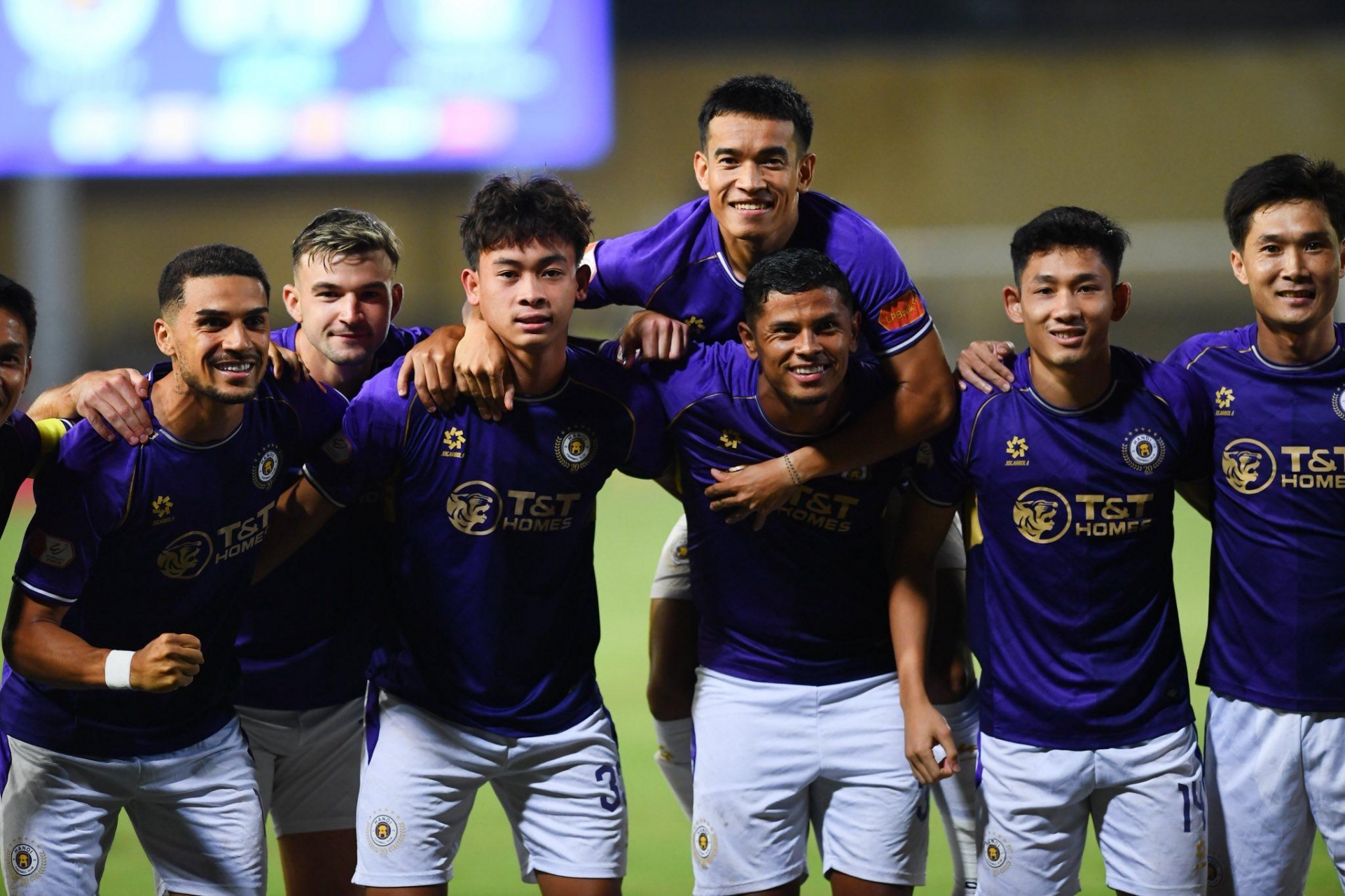 Thắng nhọc Đà Nẵng, Hà Nội nuôi hy vọng top 3 V-League