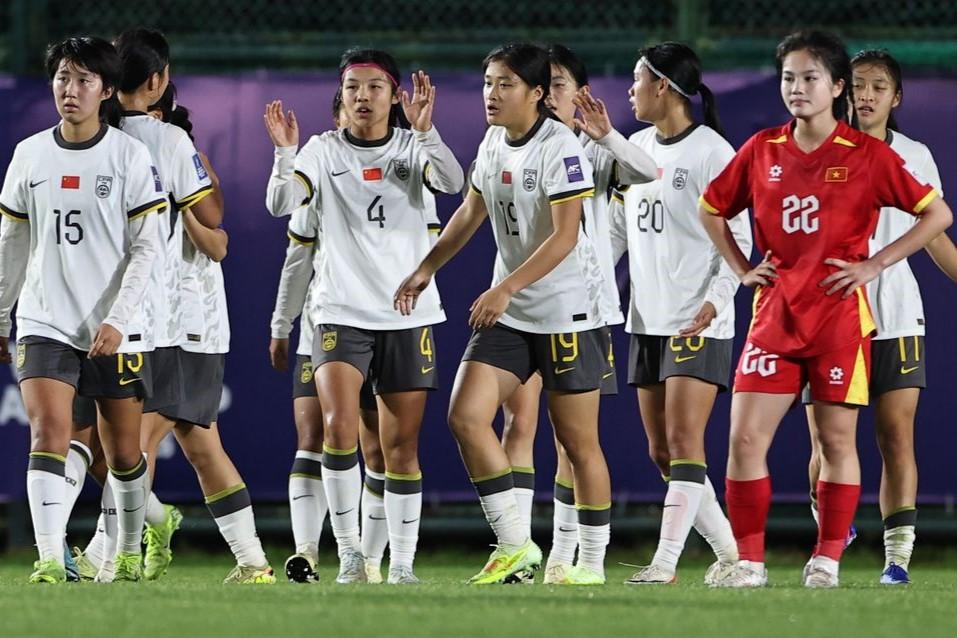 Đại thắng U17 Việt Nam, Trung Quốc chính thức giành vé vào tứ kết