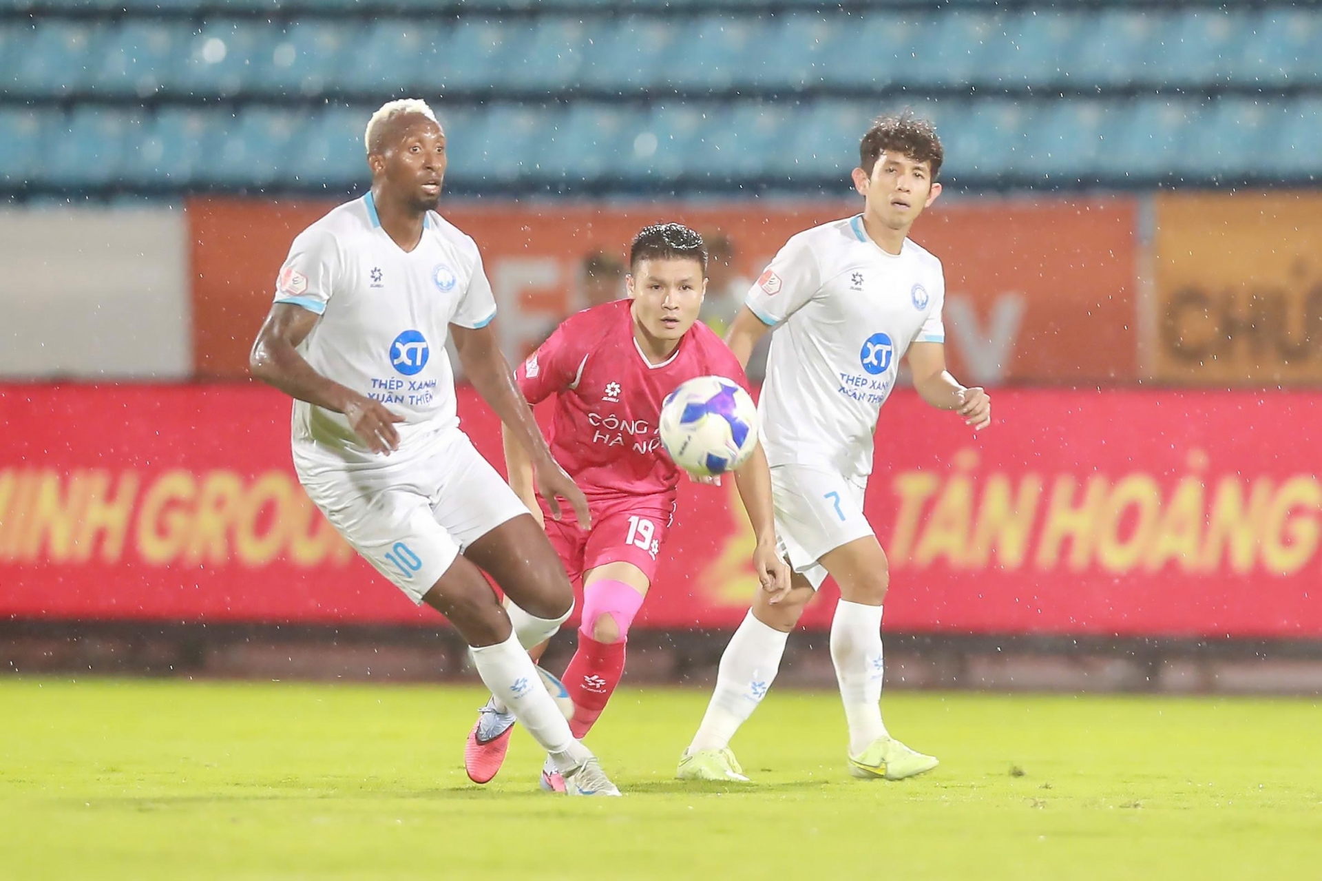 Trực tiếp bóng đá CAHN 1-2 Nam Định: Rượt đuổi khó tin