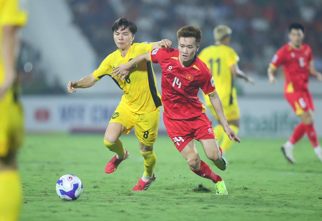 CHÍNH THỨC: AFC phạt cực nặng Việt Nam ở trận thắng Malaysia