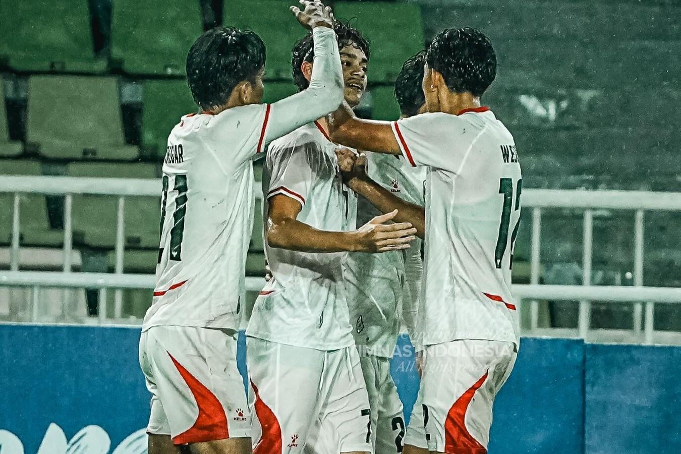 CĐV Indonesia đồng loạt réo tên U19 Việt Nam vì mất ngôi đầu bảng