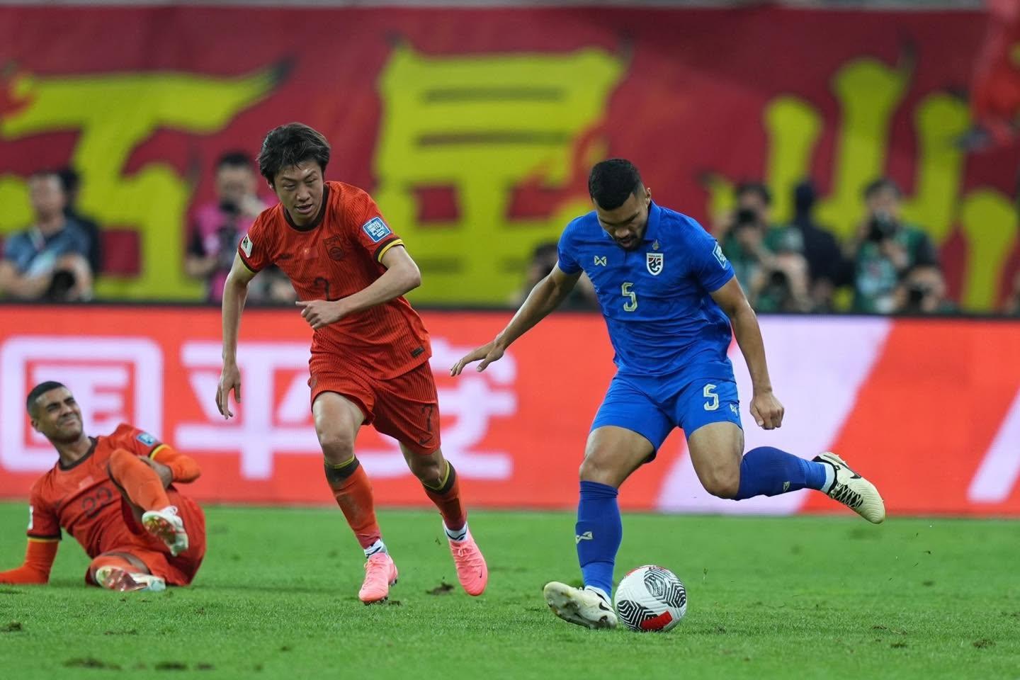 Trực tiếp bóng đá Trung Quốc 0-0 Thái Lan: Chủ nhà áp đảo