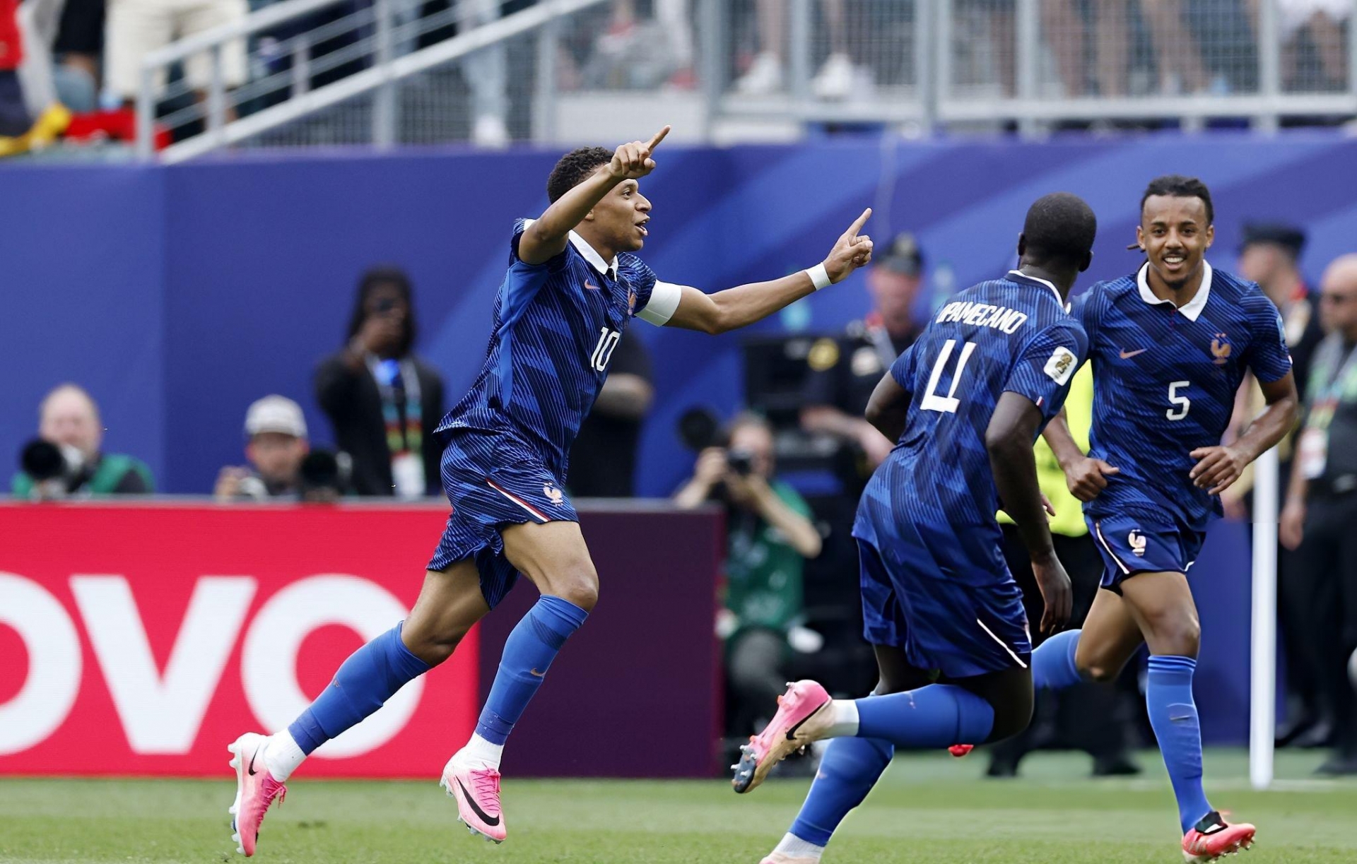 Trực tiếp bóng đá Pháp 1-0 Iraq: Mbappe mở tỷ số