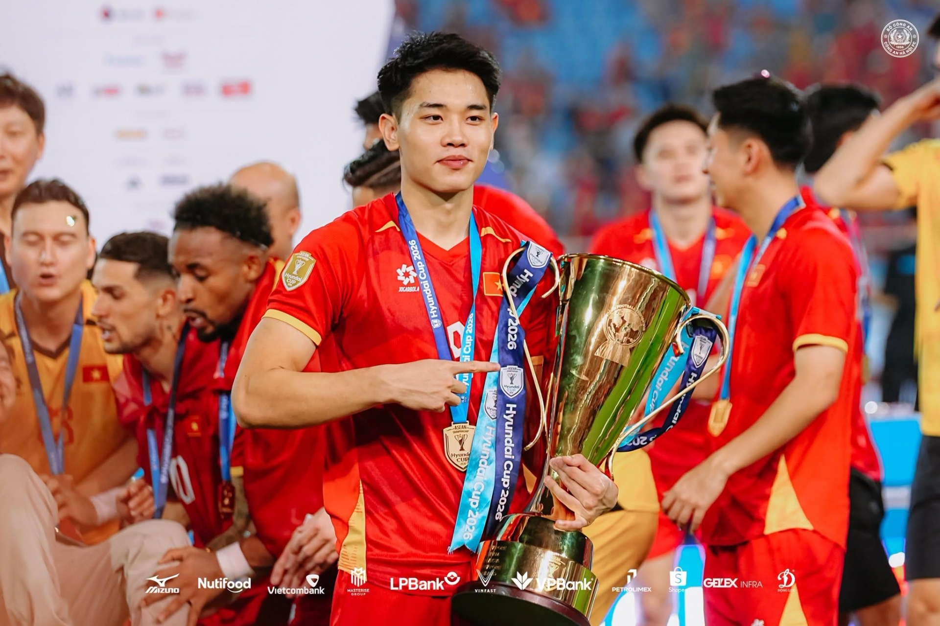 NÓNG: Dàn sao ĐT Việt Nam chỉ được nghỉ đúng 1 ngày sau AFF Cup