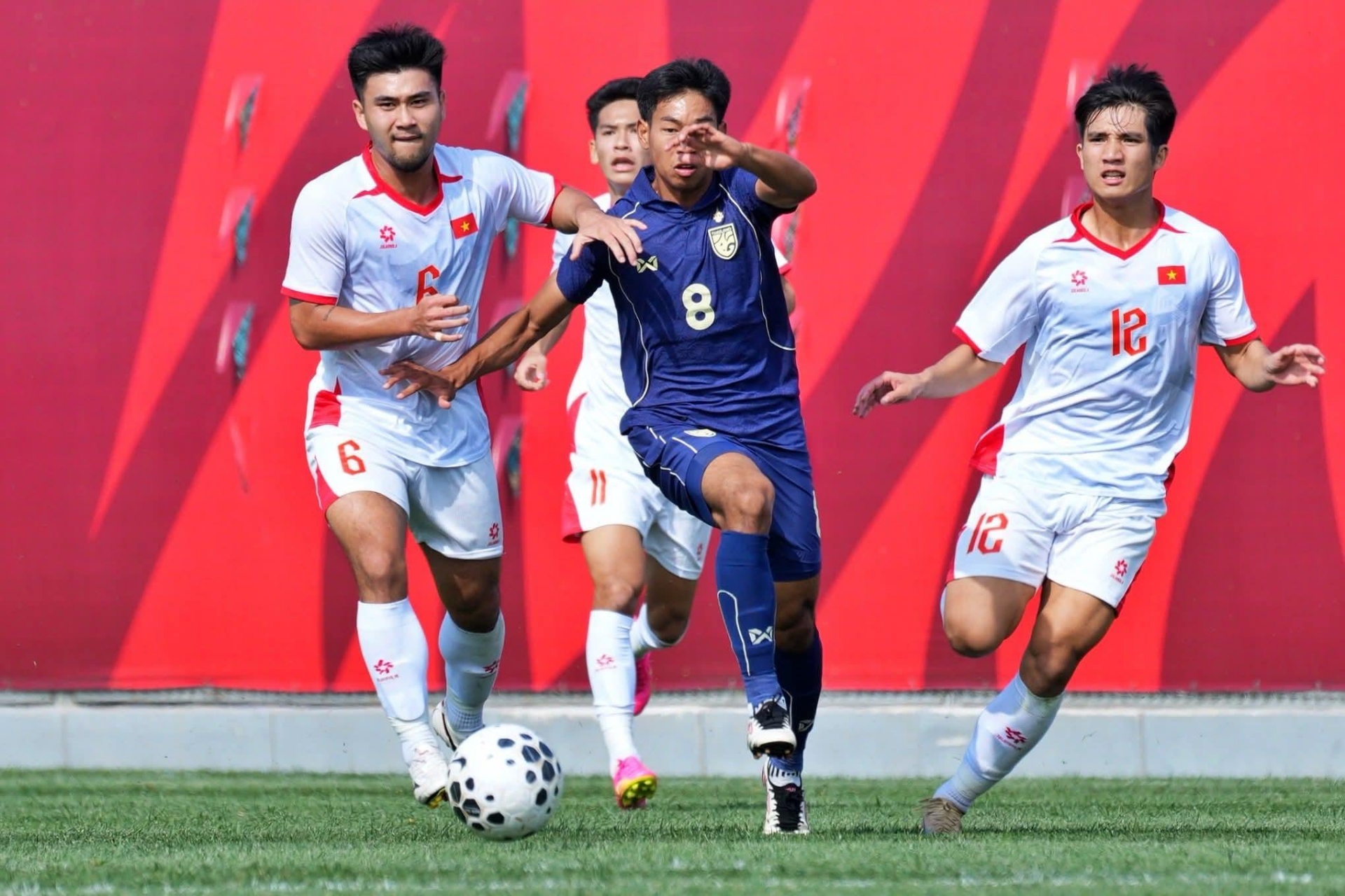 Báo Thái Lan phản ứng cực gắt khi tranh chức vô địch với U23 Việt Nam