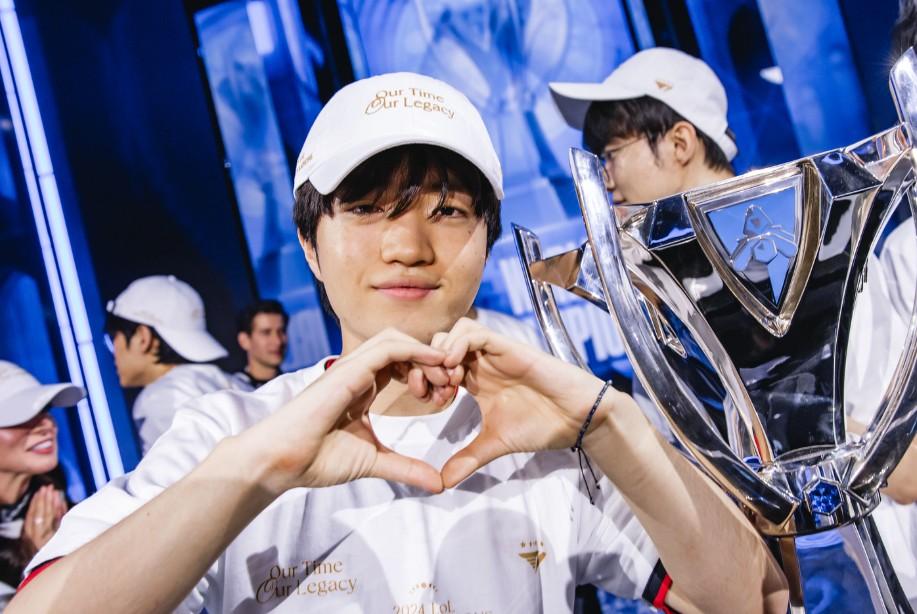 Er-xotin jinsiy porno Erkin kurash porno gey porno videolar