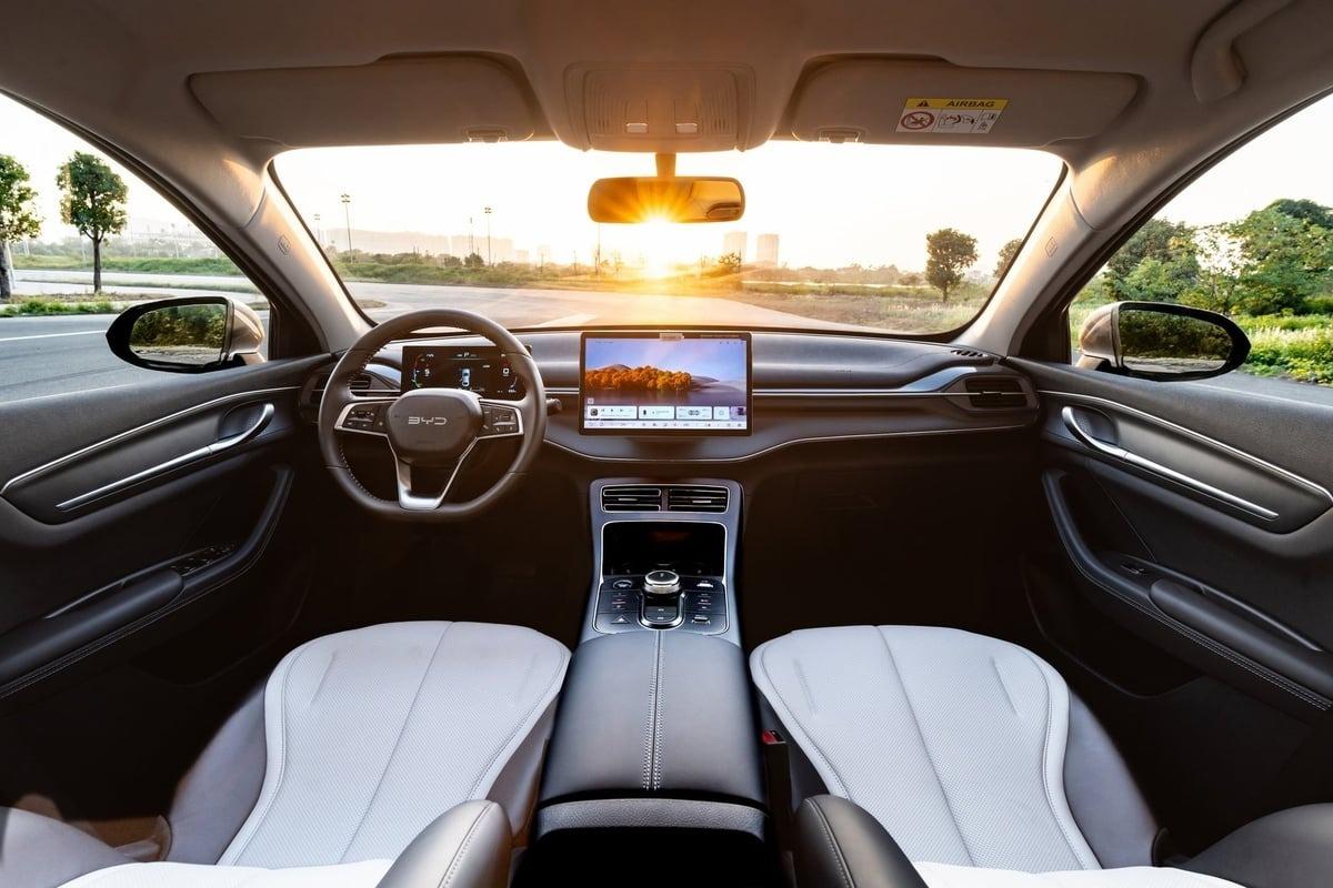 Phân khúc sedan phổ thông lần đầu có lựa chọn PHEV: Dấu mốc đáng chú ý của thị trường ô tô Việt 724422