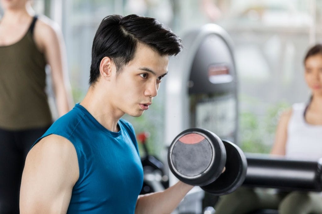 Cách hít thở đúng khi tập gym