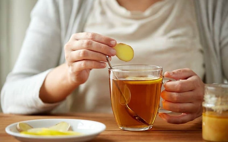 Có nên uống nước chanh mật ong trước khi ăn sáng để giảm mỡ bụng không?
