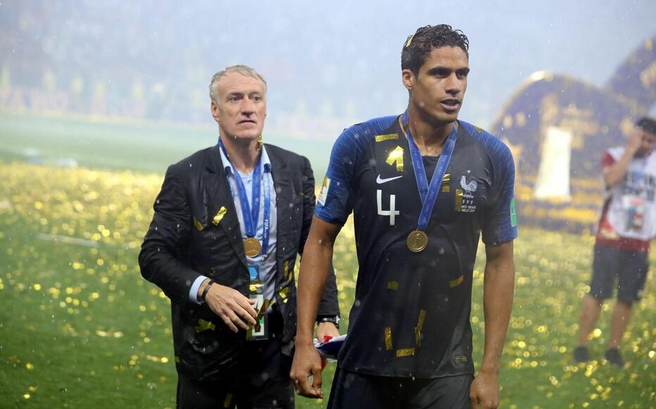 Didier Deschamps đưa 'tối hậu thư' trước thềm World Cup 2022: Nguy cho Varane 210576