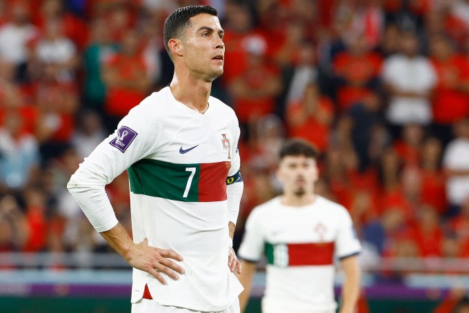 Ronaldo rơi lệ chia tay World Cup 2022: Chia tay giấc mơ cúp vàng còn dang dở 230885