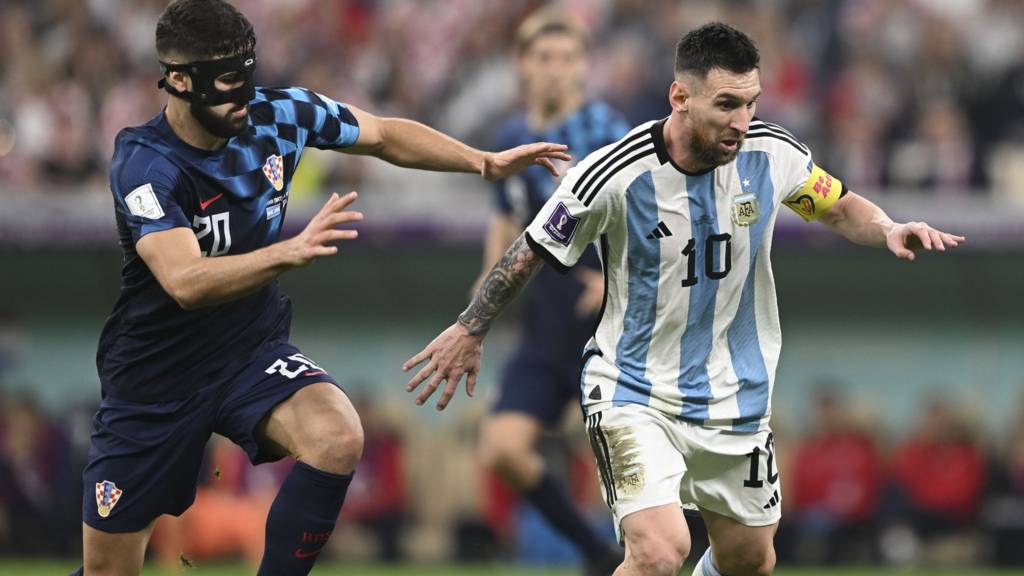 Modric không phục trọng tài, có lời lẽ hướng đến Messi sau thất bại trước Argentina 231757