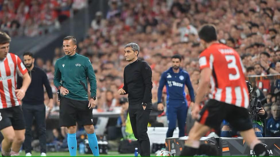 HLV Bilbao: 'Phạt đền là rõ ràng, nhưng thẻ đỏ thì quá nặng'