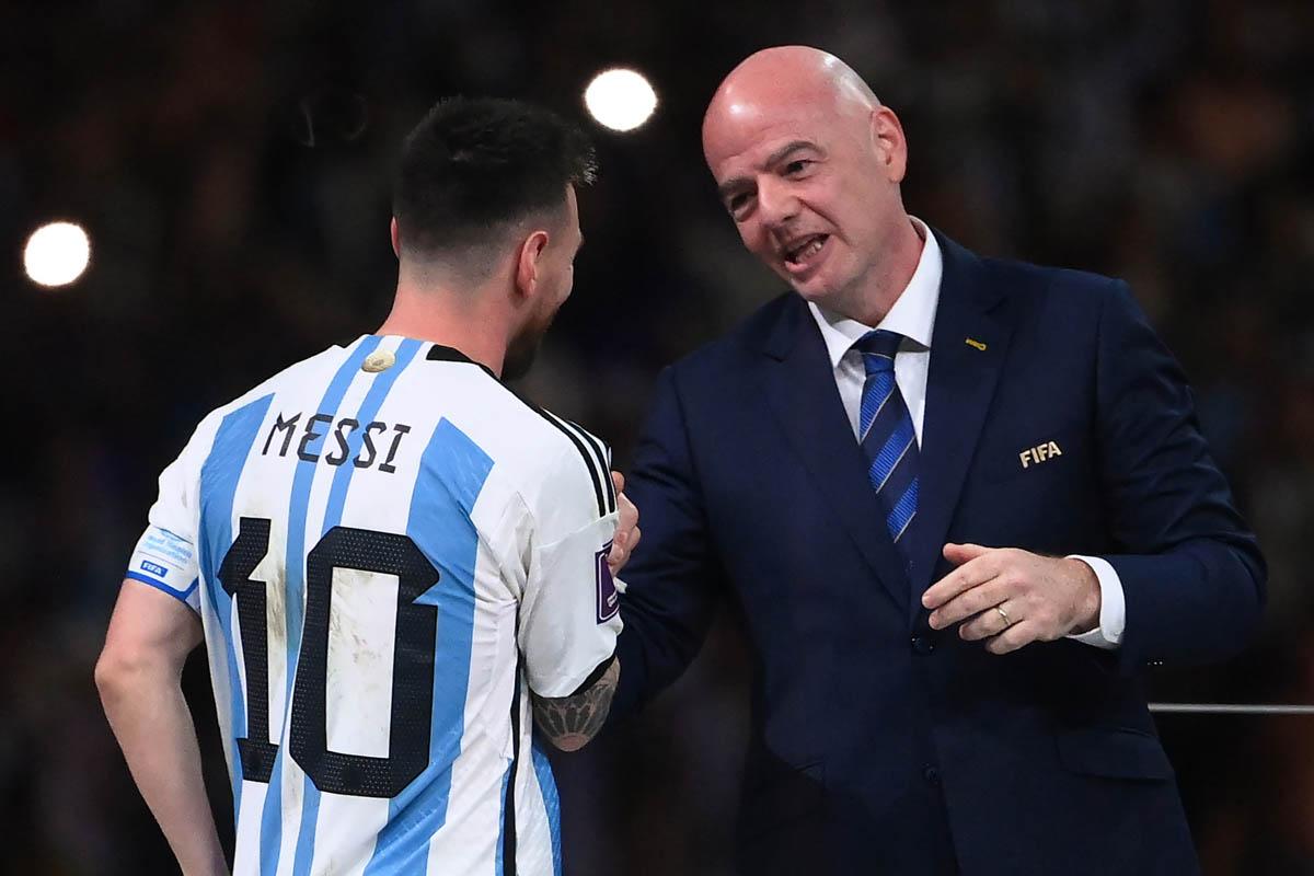 Messi làm điều khiến Chủ tịch FIFA phải lên tiếng