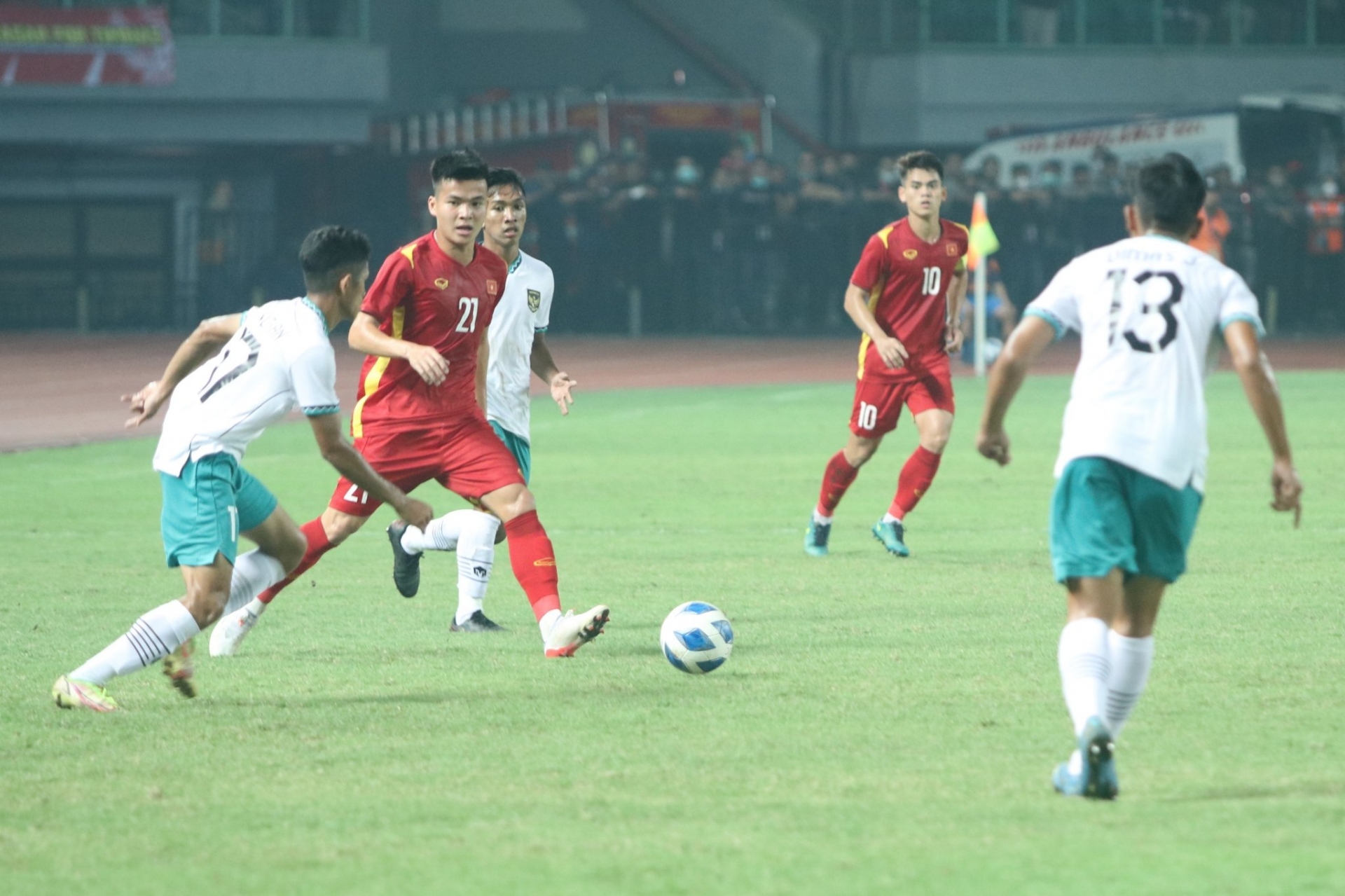 Trực tiếp U19 Việt Nam 0-0 U19 Indonesia: Thế trận cân bằng 154609