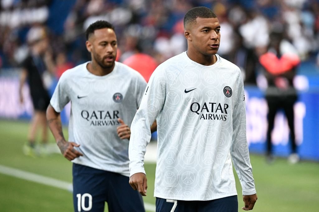 Neymar chiếm hào quang tại PSG, công khai đối đầu 'chủ tịch Mbappe' 171594