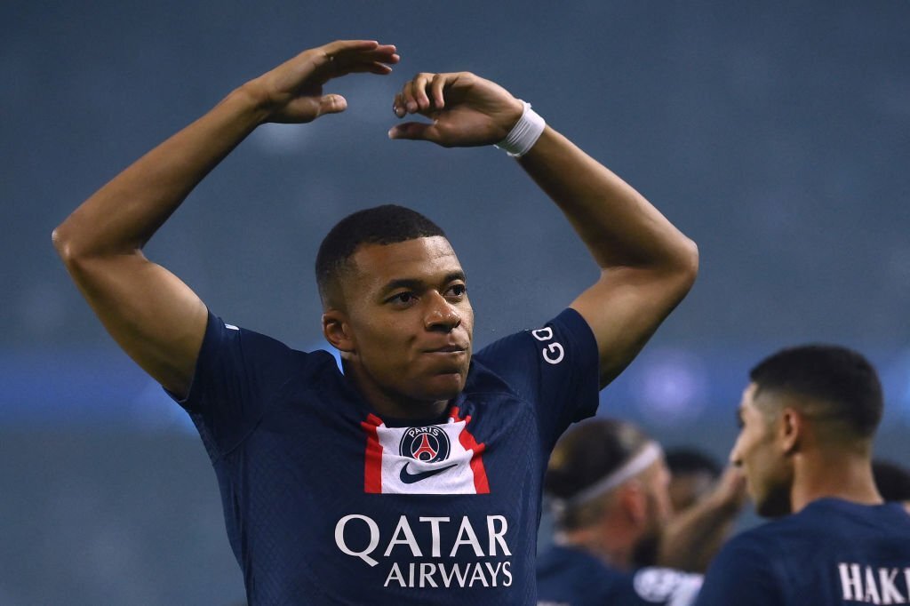 Bị Haaland bám đuổi, Mbappe 'bứt tốc' vượt qua cả Messi tại Cúp C1 183229