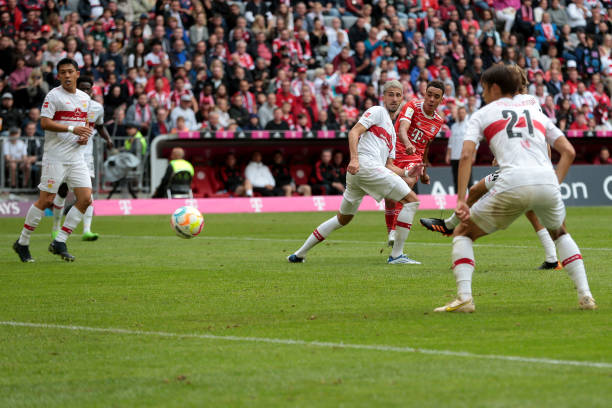 Trực tiếp Bayern 2-1 Stuttgart: Hùm xám đáp trả 185286