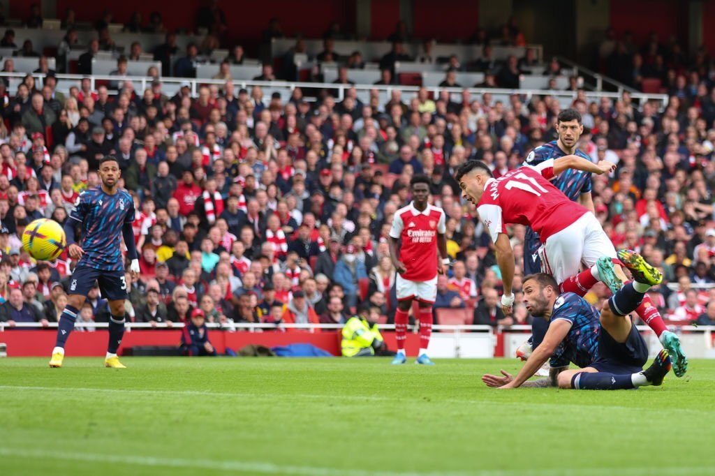 Arsenal hủy diệt đội chót bảng, đòi lại ngôi đầu từ tay Man City 211261