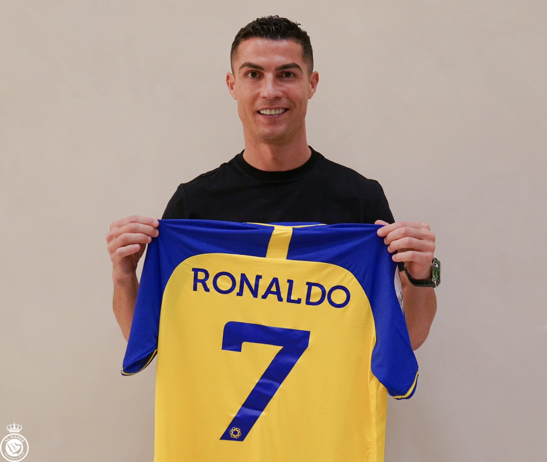 Thực hư vụ Al Nassr đuổi tiền đạo không nhường áo số 7 cho Ronaldo? 238470