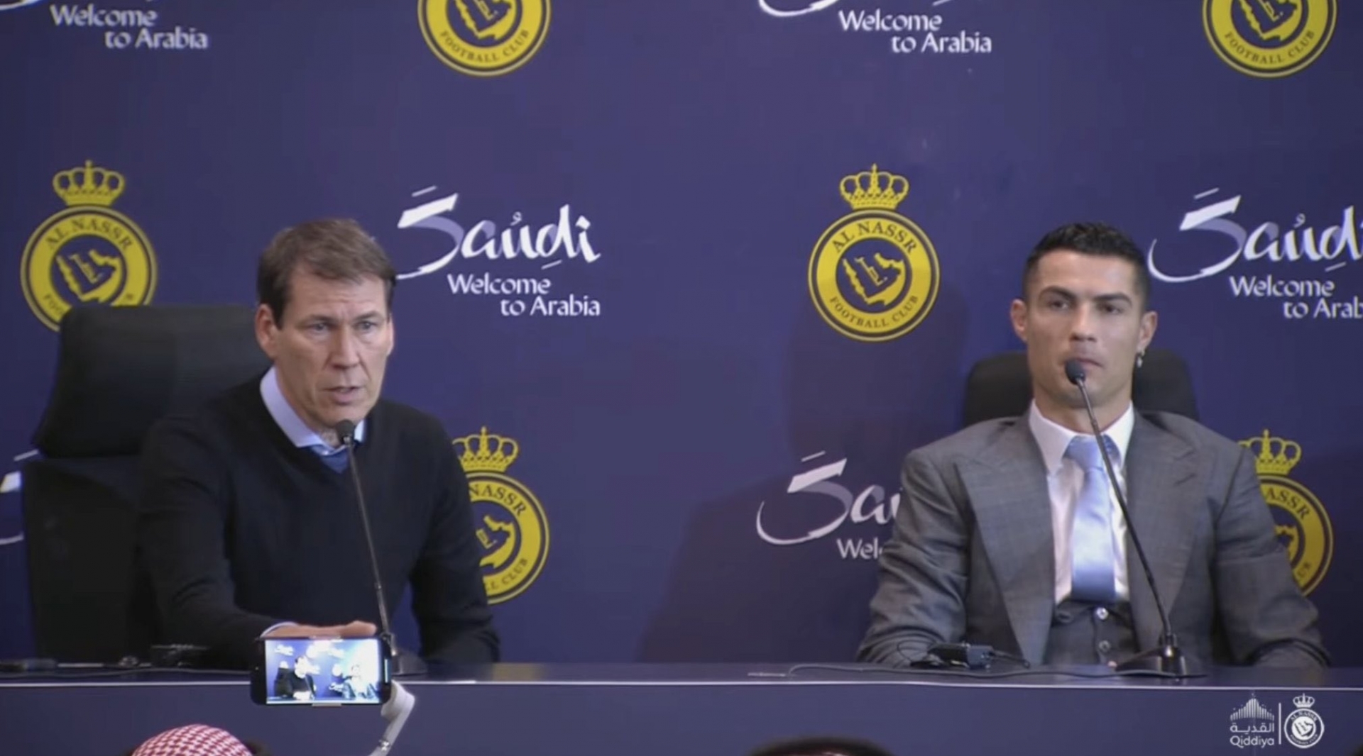 Vì giữ lời hứa, Ronaldo từ chối bến đỗ châu Âu để về Al Nassr 239167