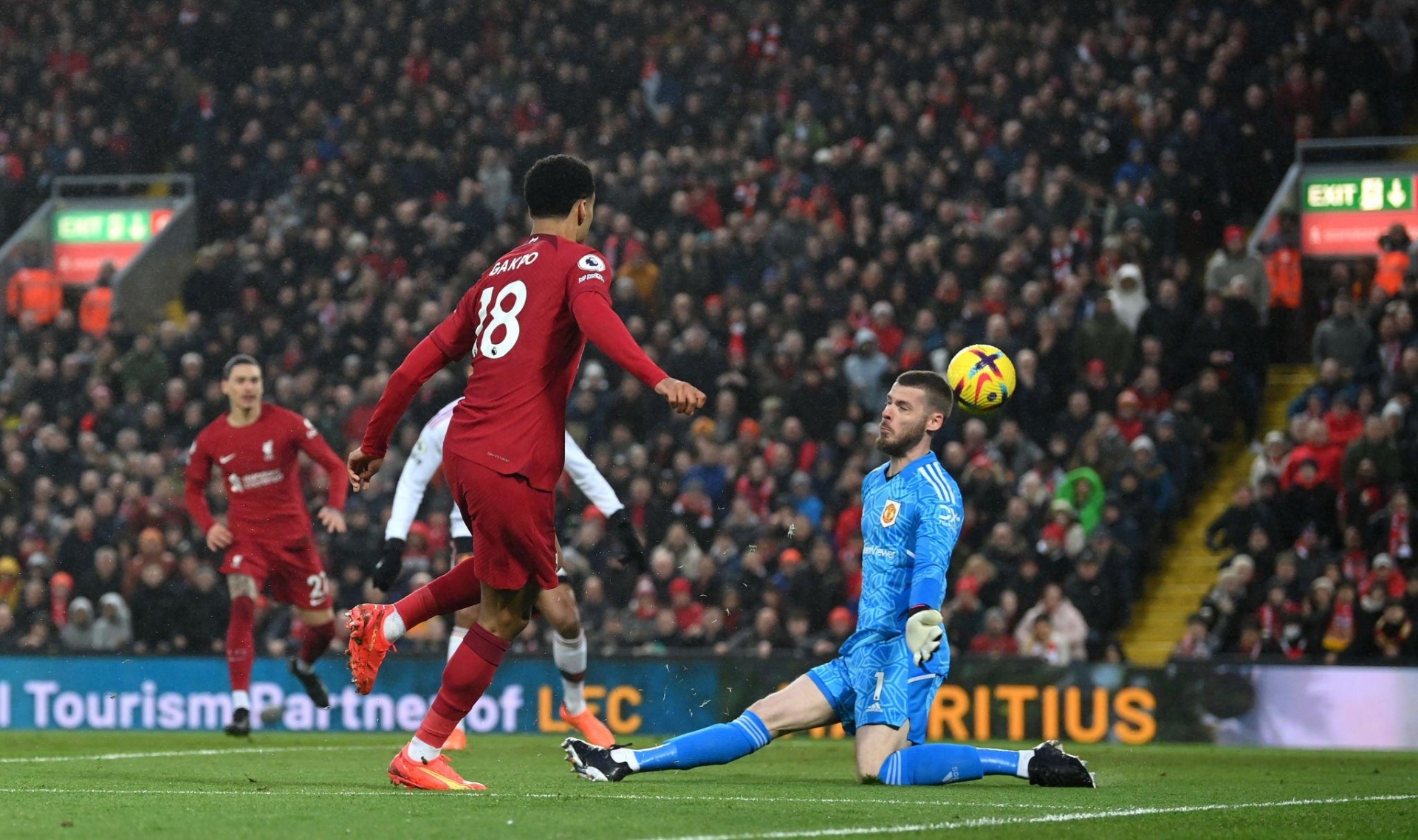 Trực tiếp Liverpool 3-0 MU: Quỷ đỏ chưa kịp hoàn hồn 254964