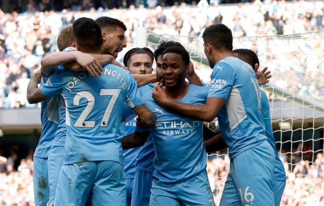 thumbnail - Man City chạm một tay vào chức vô địch sau chiến thắng 5 sao trước Newcastle