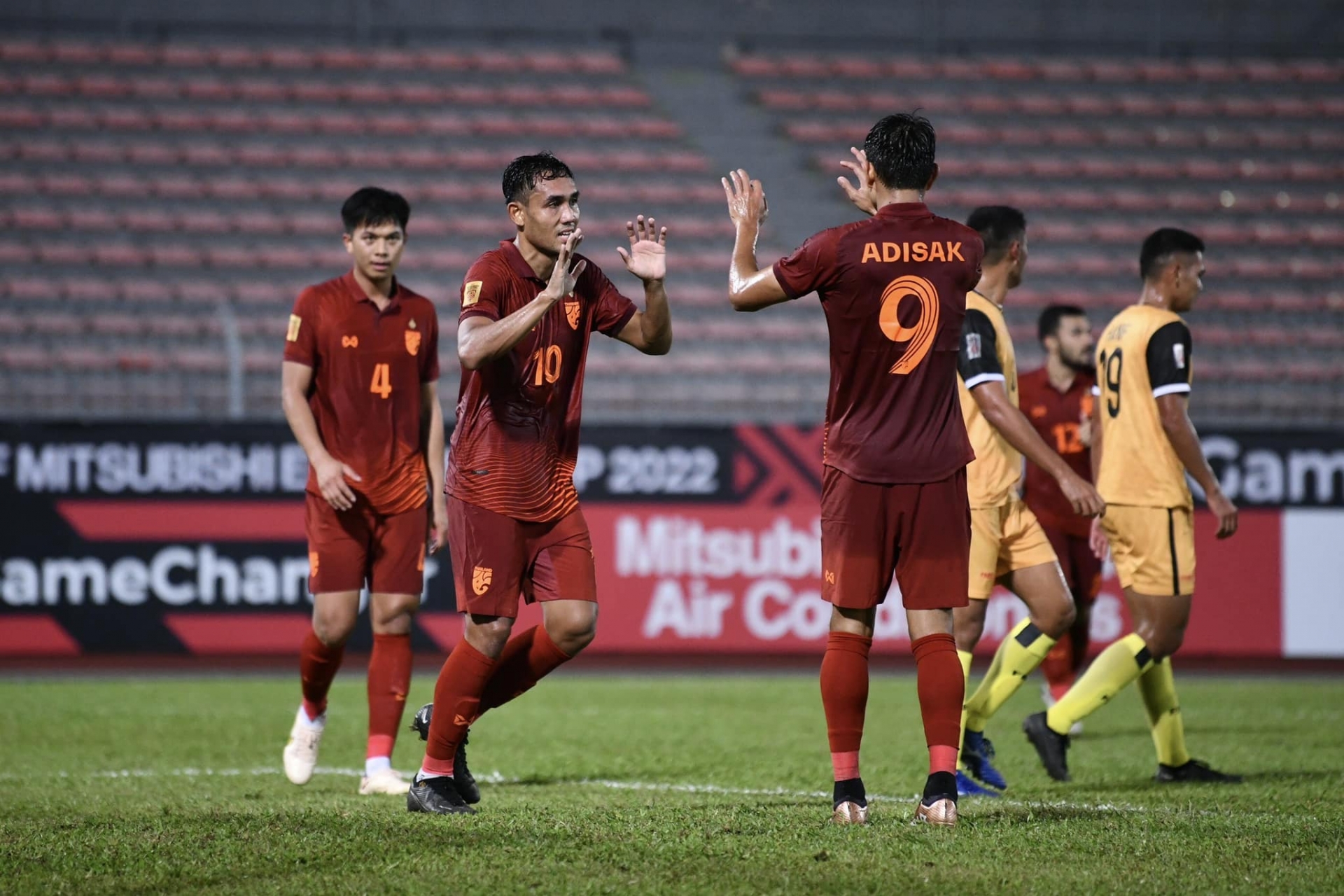 Trực tiếp Thái Lan 2-0 Brunei: Áp đảo hoàn toàn (Hiệp 1 khép lại) 234232