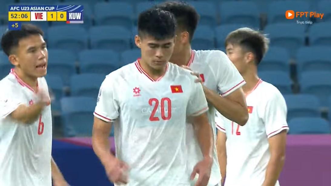 Trực tiếp U23 Việt Nam 1-1 U23 Kuwait: Ngọc Thắng nhận thẻ đỏ 445877