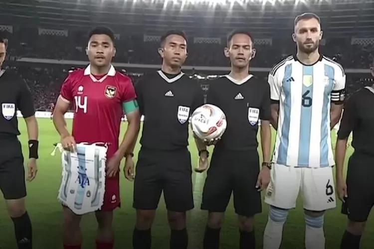 Trọng tài từng bắt trận Argentina vs Indonesia cầm còi ở V-League-485483