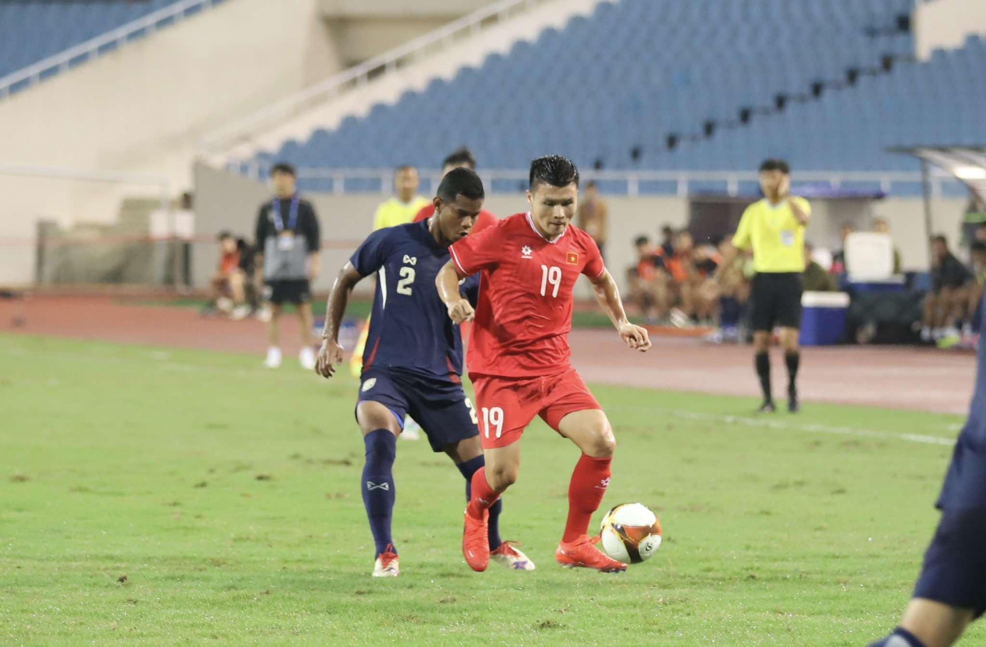 Trực tiếp bóng đá Việt Nam 1-0 Thái Lan: Tiến Linh nổ súng