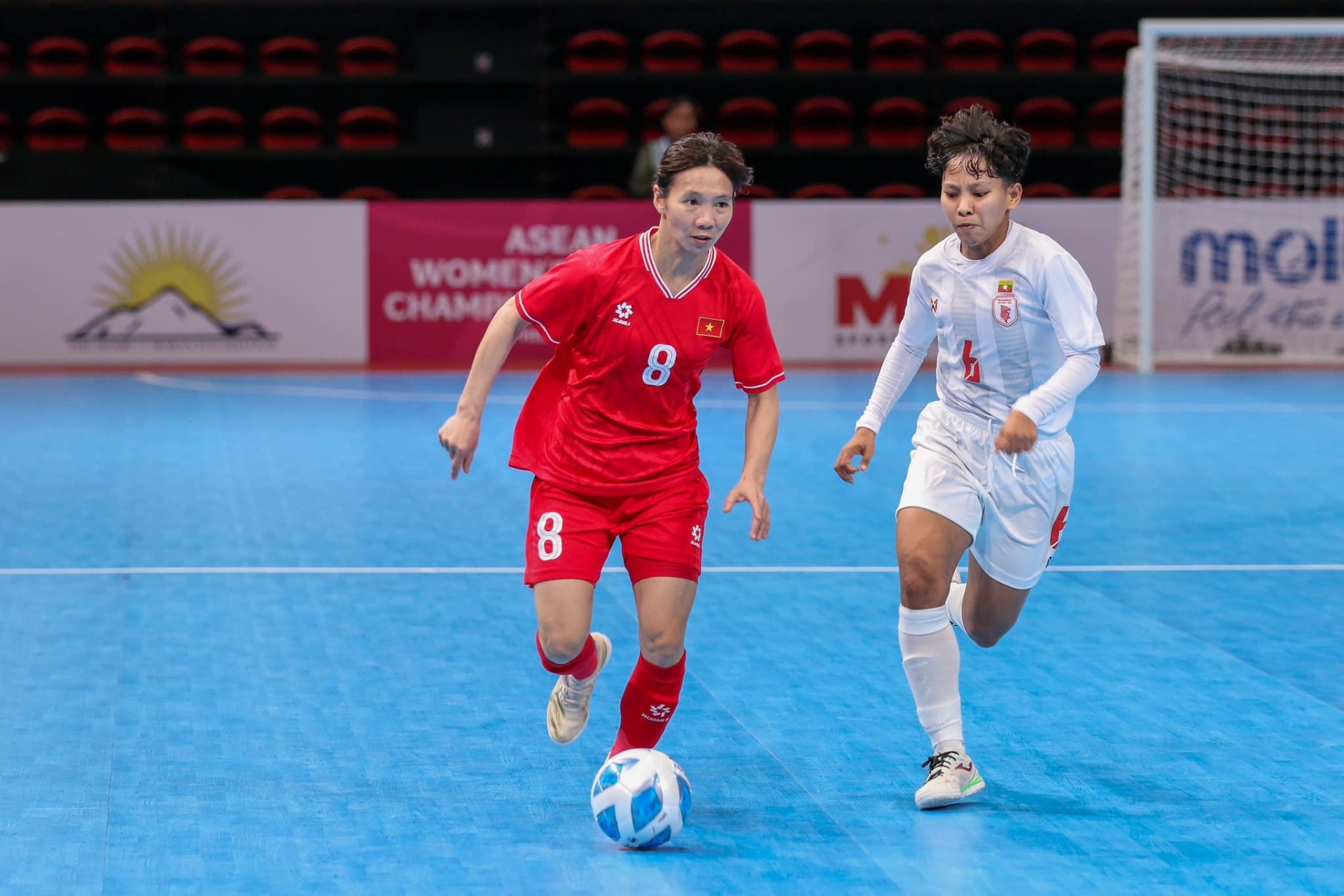 Trực tiếp futsal nữ Việt Nam 1-0 Indonesia: Bàn thắng sớm