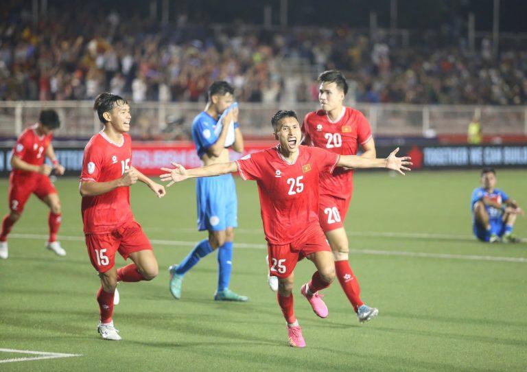 ĐT Việt Nam chào đón 'người hùng' trở lại ở bán kết AFF Cup