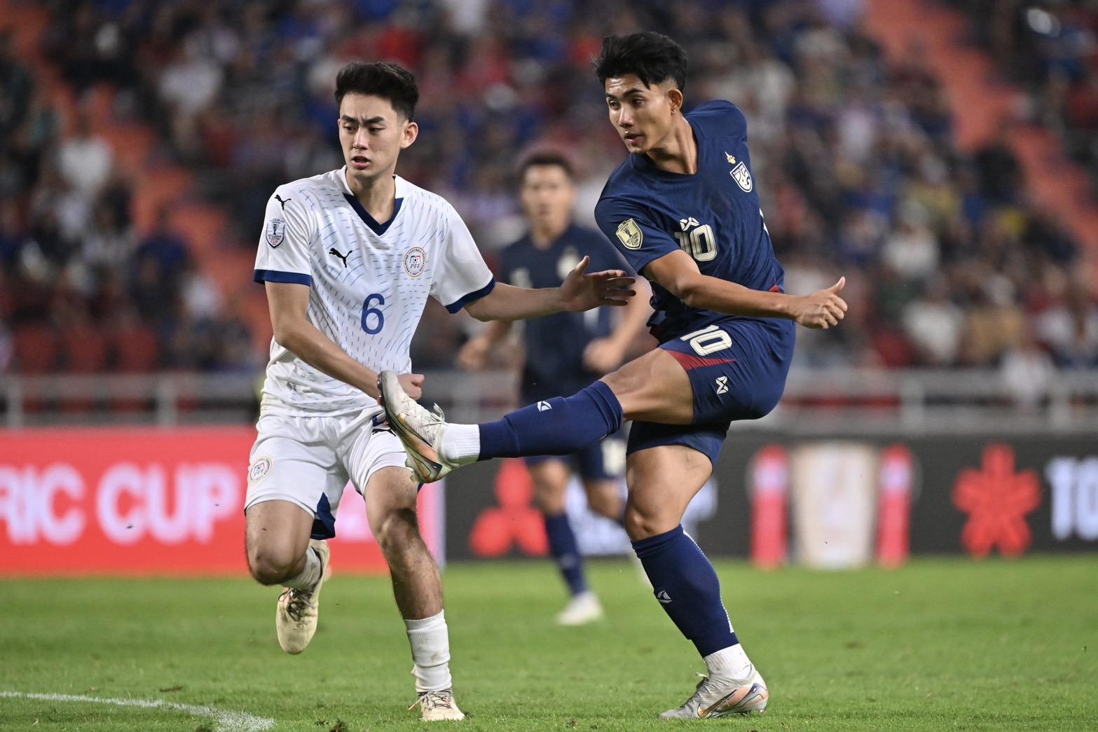 Thắng nghẹt thở Philippines, Thái Lan gặp Việt Nam ở chung kết AFF Cup