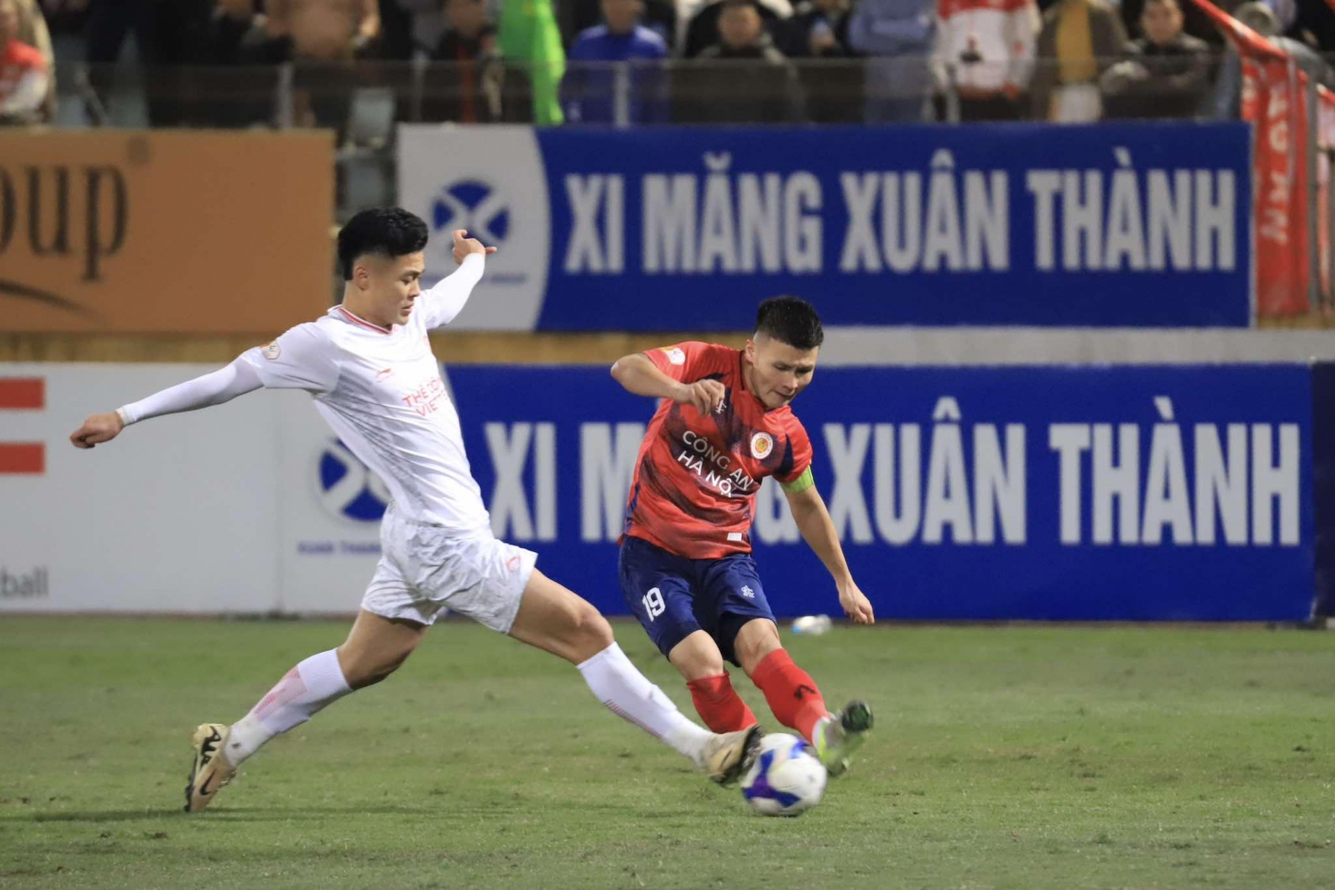 Trực tiếp bóng đá CAHN 1-0 Viettel: Chủ nhà quyết tâm