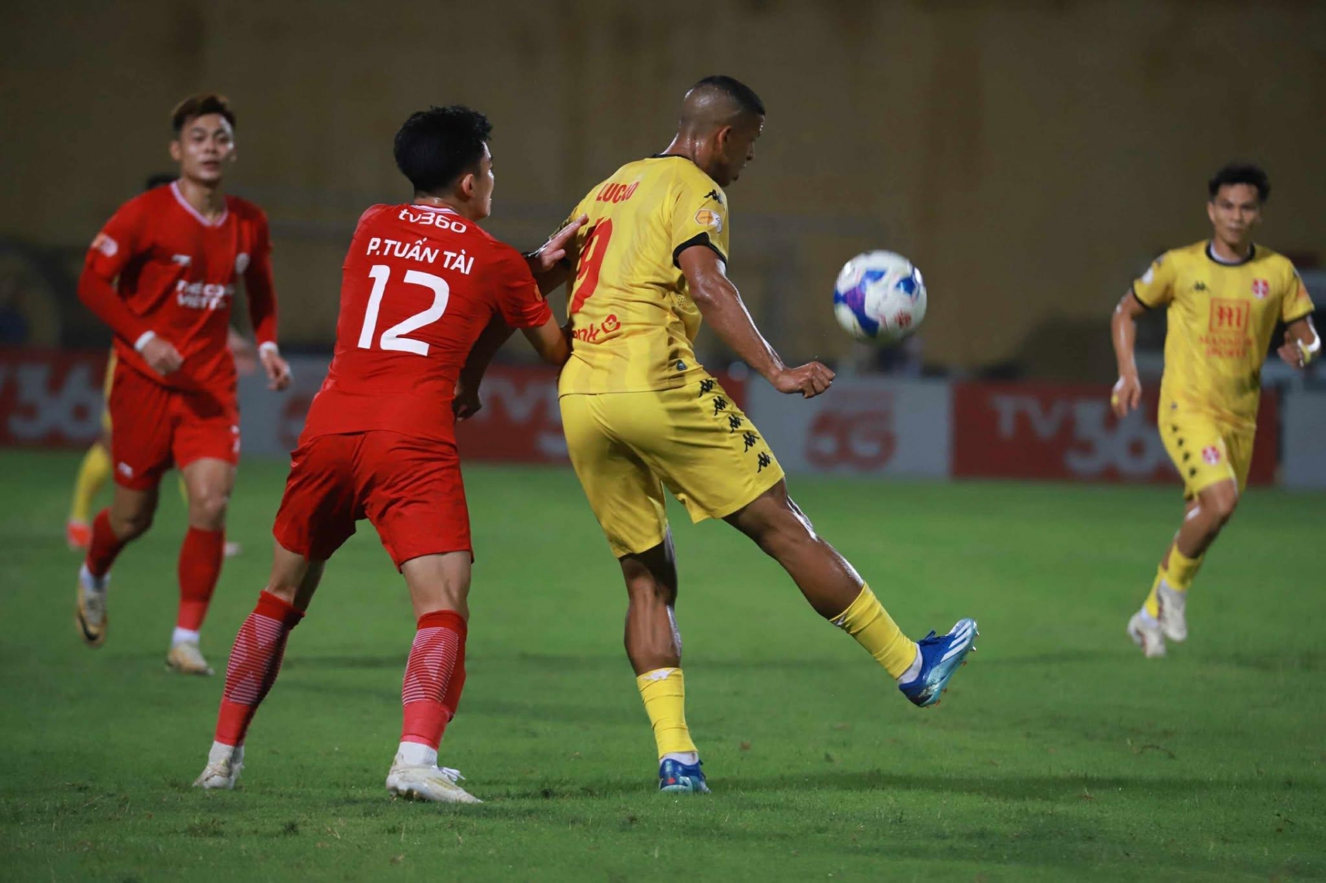 Trực tiếp Viettel 2-1 Hải Phòng: Lucao tỏa sáng