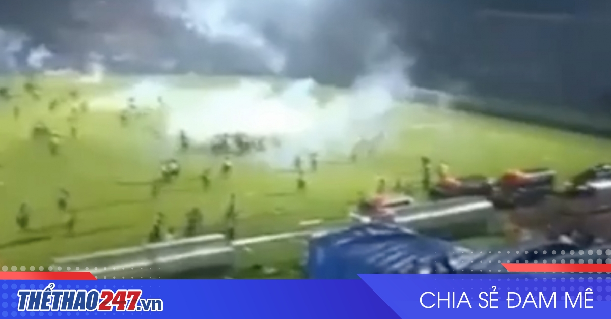 VIDEO Cận cảnh 'ngày tang thương nhất của bóng đá Indonesia'