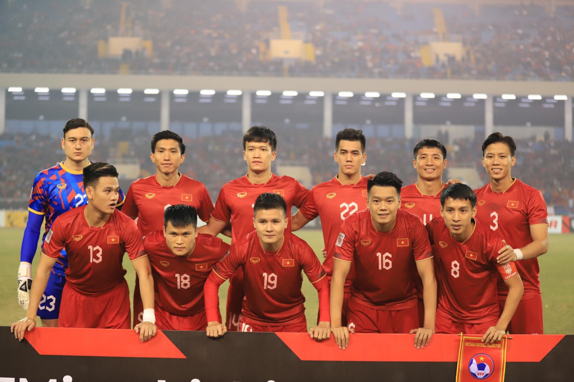 Trực tiếp Việt Nam 1-0 Indonesia: Tiến Linh mở tỉ số!!!!!! 240670