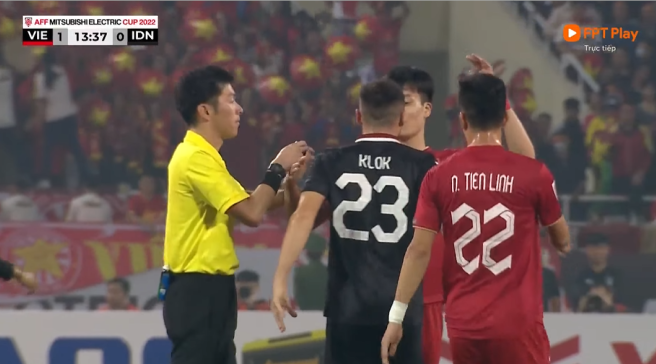 Trực tiếp Việt Nam 1-0 Indonesia: Tiến Linh mở tỉ số!!!!!! 240673