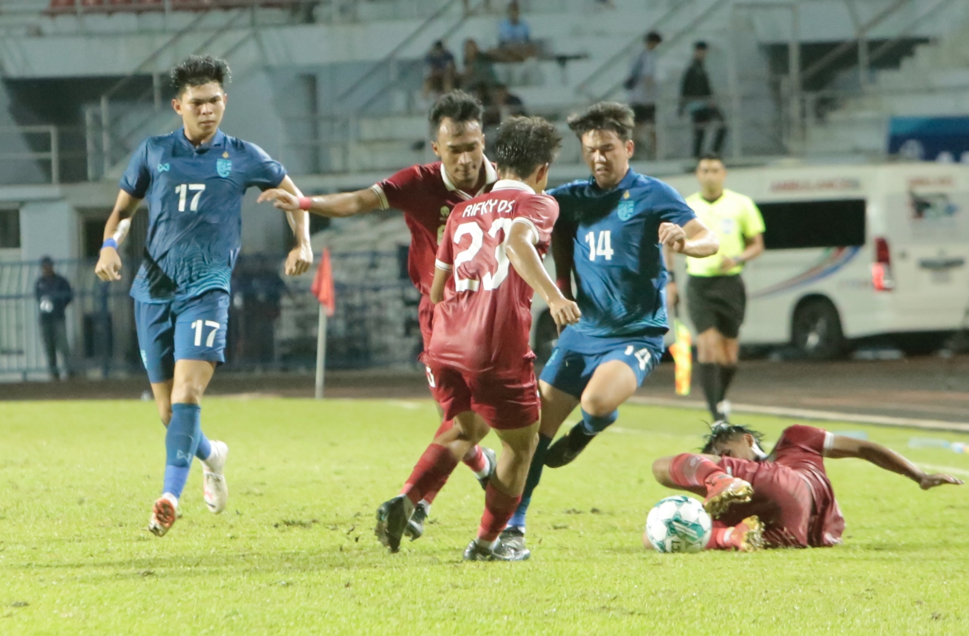 Trực tiếp U23 Thái Lan 1-3 U23 Indonesia: Đốt lưới nhà 317785