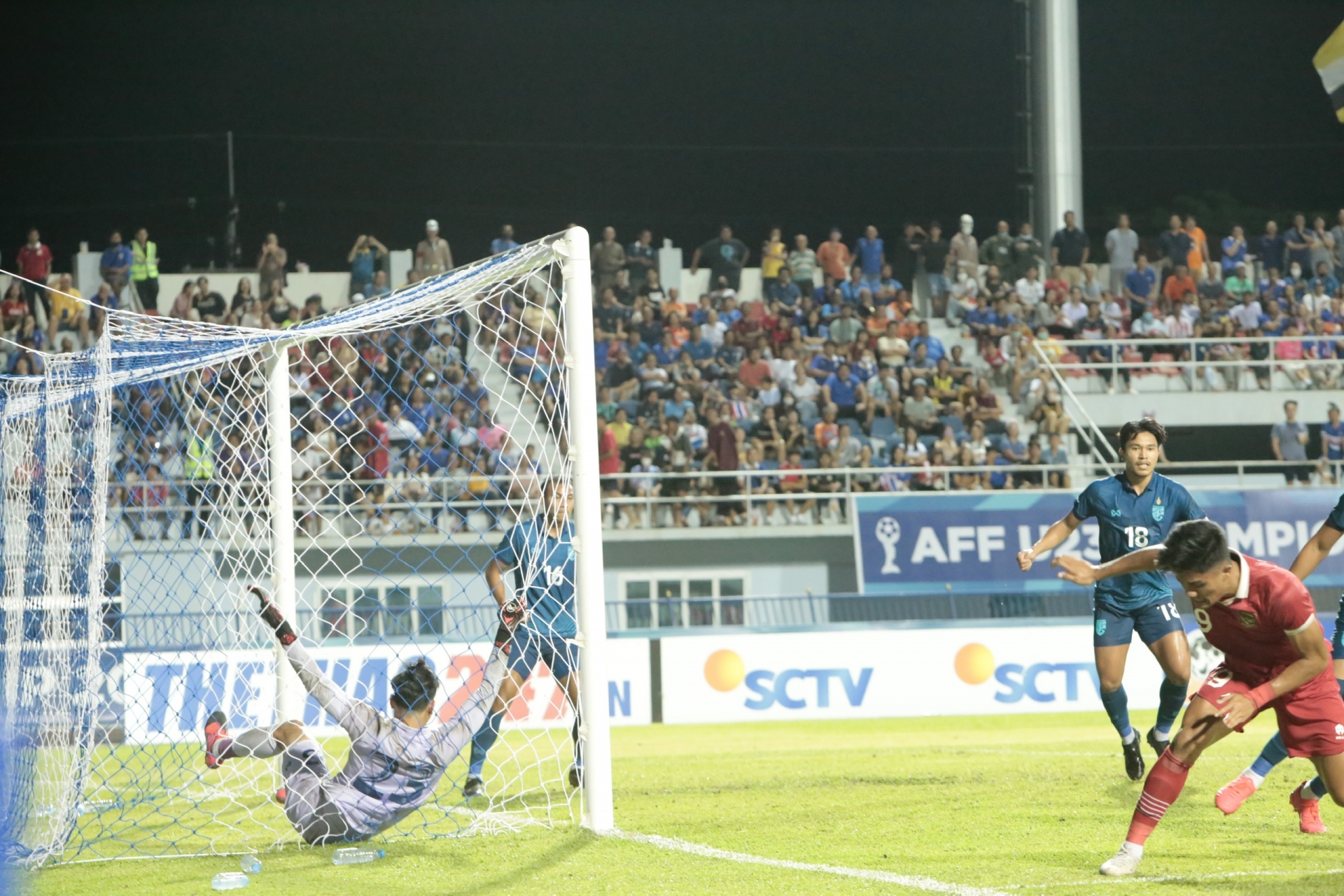Trực tiếp U23 Thái Lan 1-3 U23 Indonesia: Đốt lưới nhà 317792