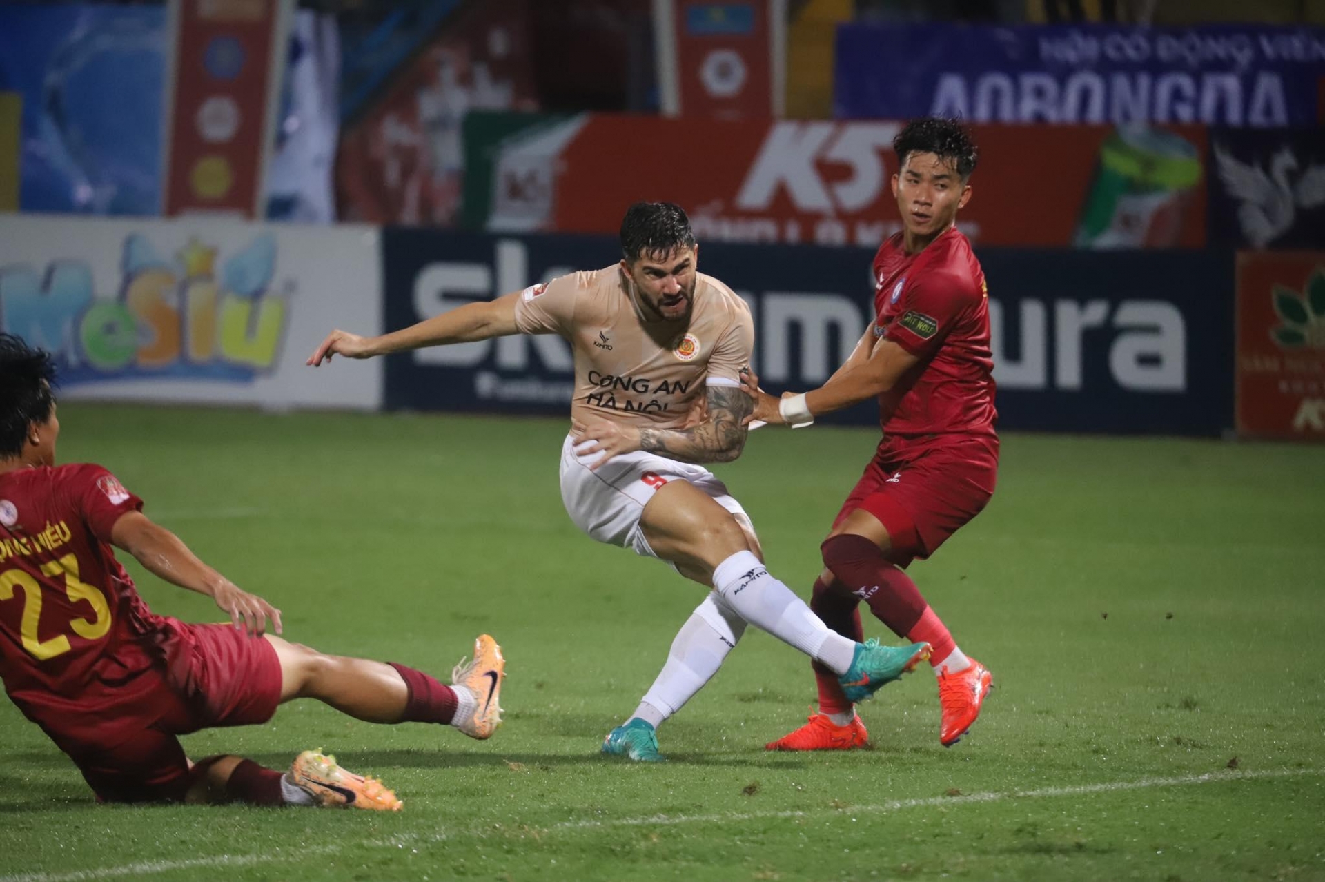 Trực tiếp CAHN 1-0 Khánh Hoà: Elias mở tỉ số sớm!!!!! 460935