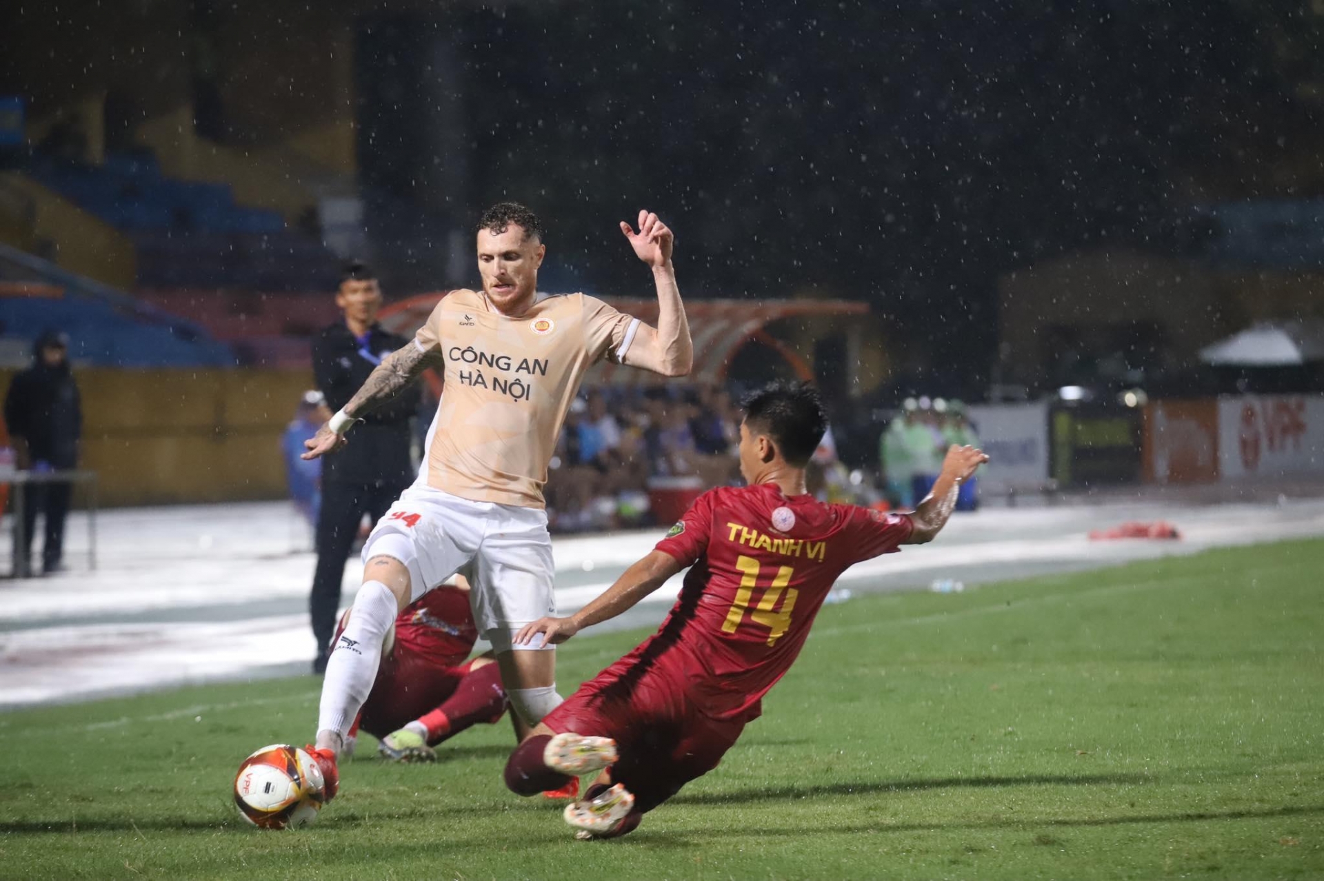 Trực tiếp CAHN 2-0 Khánh Hoà: Elias lập cú đúp!!!! 460952