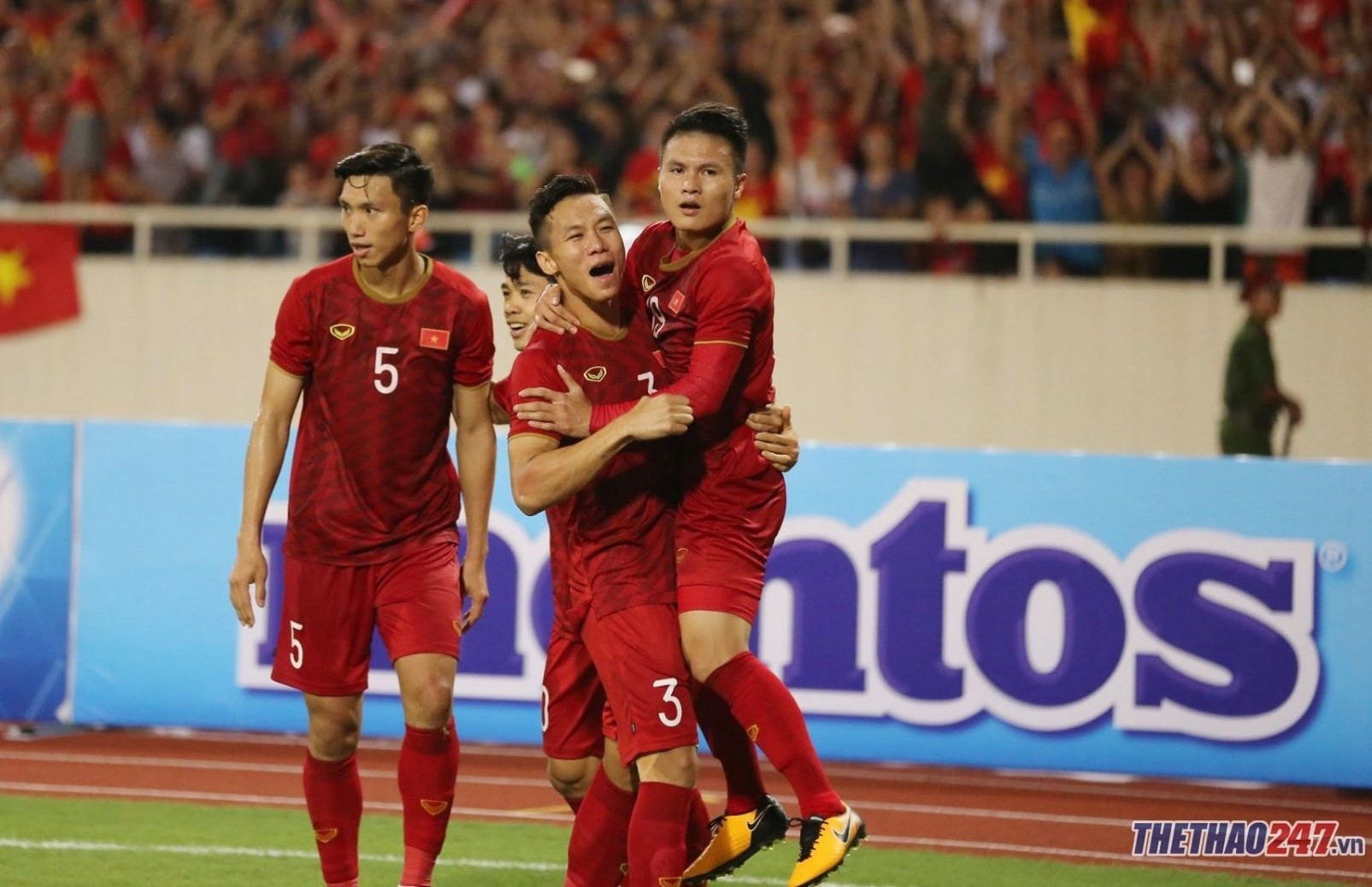 ĐT Việt Nam xếp sau Thái Lan, Singapore tại AFF Cup
