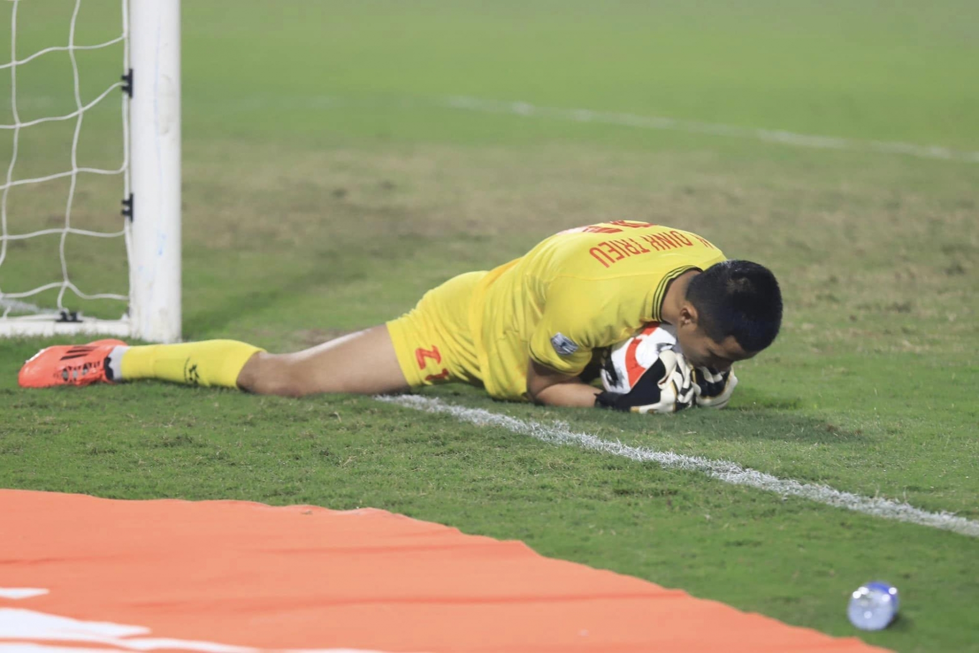 Thủ môn Đình Triệu nhập viện sau AFF Cup 1 Đình Triệu nhập viện sau AFF Cup 2024