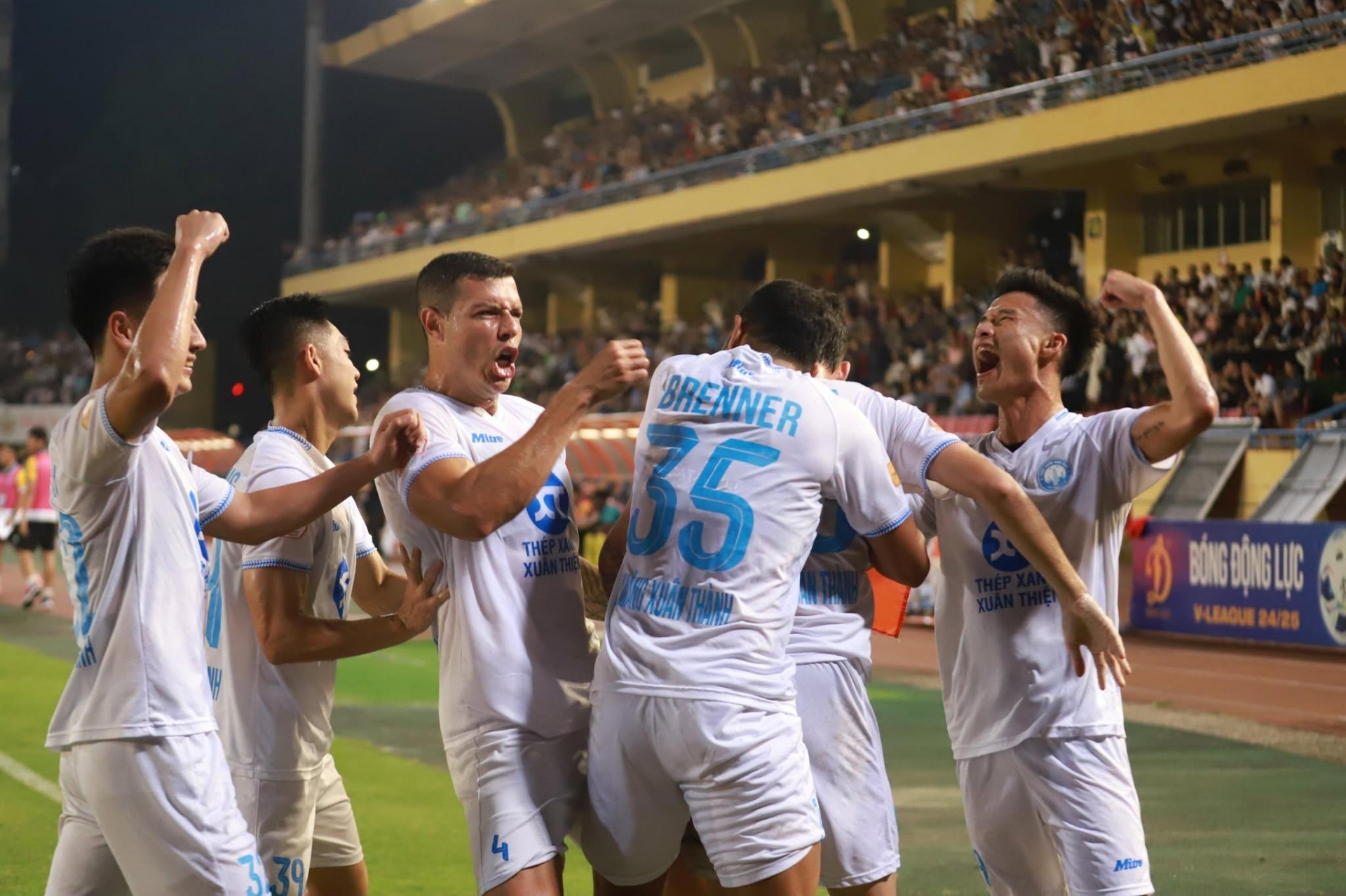 Trực tiếp Hà Nội 0-2 Nam Định: Bất ngờ trên sân Hàng Đẫy